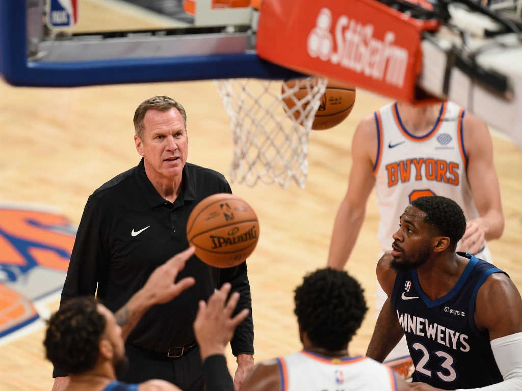 锡伯杜防守神话破灭?尼克斯关键时刻被活塞撕裂防线 锡伯杜防守神话破灭?尼克斯关键时刻被活塞撕裂防线